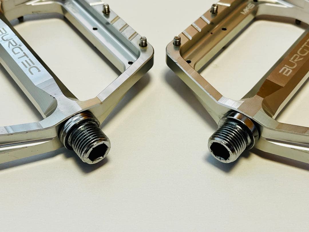 BURGTEC MK5 フラットペダル シルバー