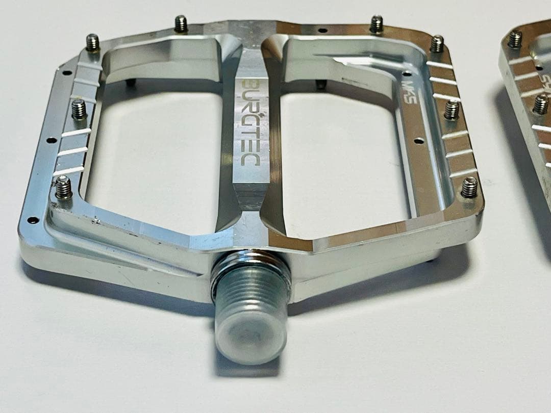 BURGTEC MK5 フラットペダル シルバー