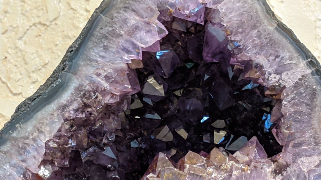 癒しの光…アメジストドーム　ブラジル産　どっしりパワフルパワーストーン