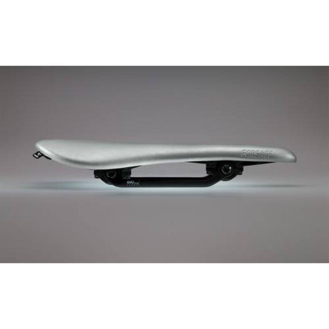 MORGAW(モーガウ) TRIAN サドル アルミレール ホワイト