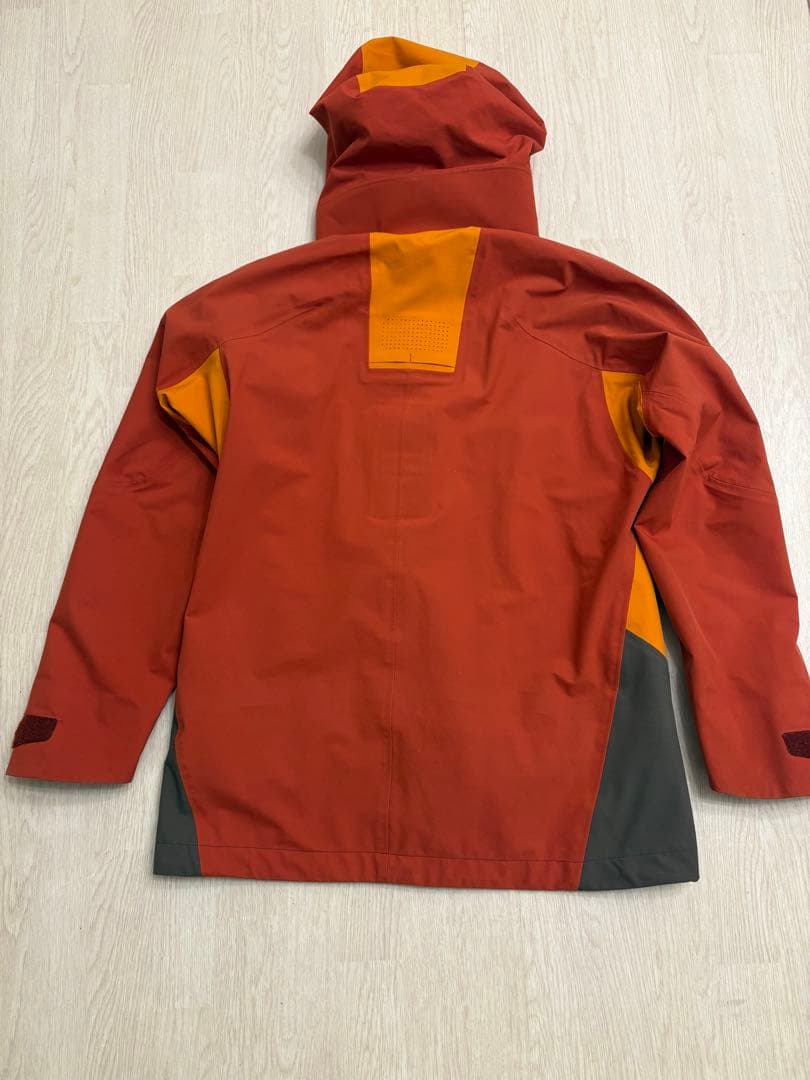 デサント　スキーウェア　2023-24支給品　ゴールドエンブレム 上下セット