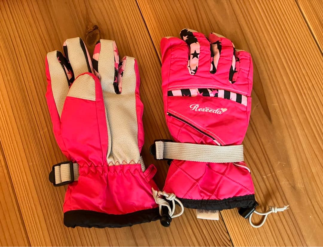 スキー　スノーボード　ウェア　上下セット　グローブ付3点セット女の子 140cm