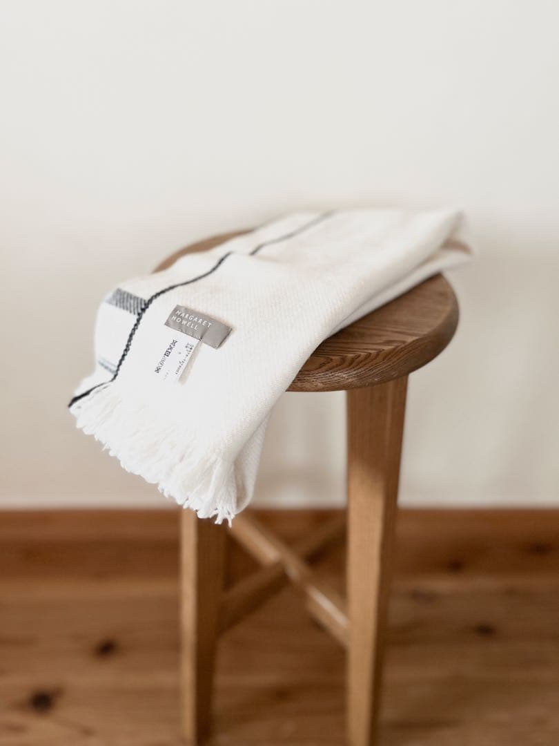 イギリス製 マーガレットハウエル 手織りセルヴィッチウールスカーフ41,040円