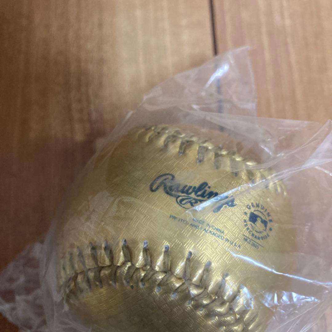 2025年　ドジャース ワールドシリーズ　優勝記念　ボール　ゴールド　サイン無し