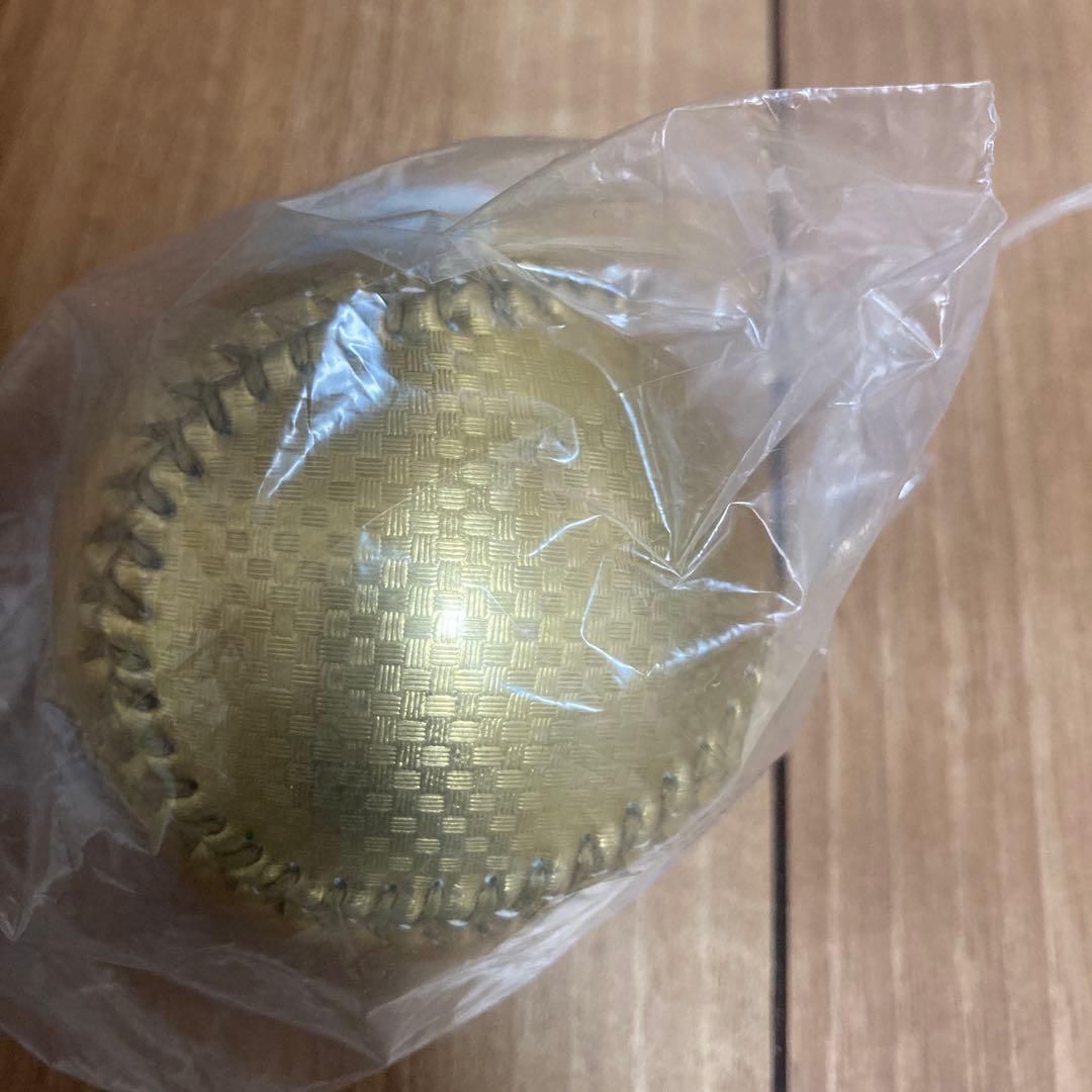 2025年　ドジャース ワールドシリーズ　優勝記念　ボール　ゴールド　サイン無し