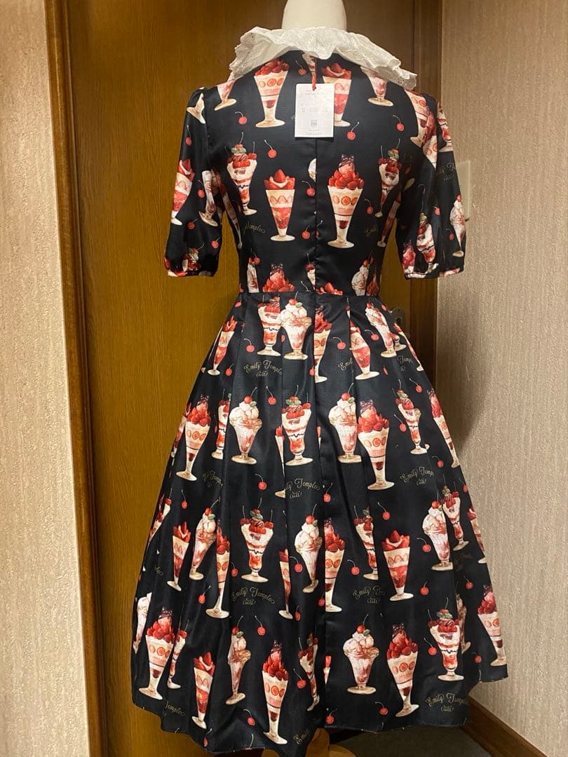 最終値下げ新品タグ付きBerryCherry Parfait ワンピース