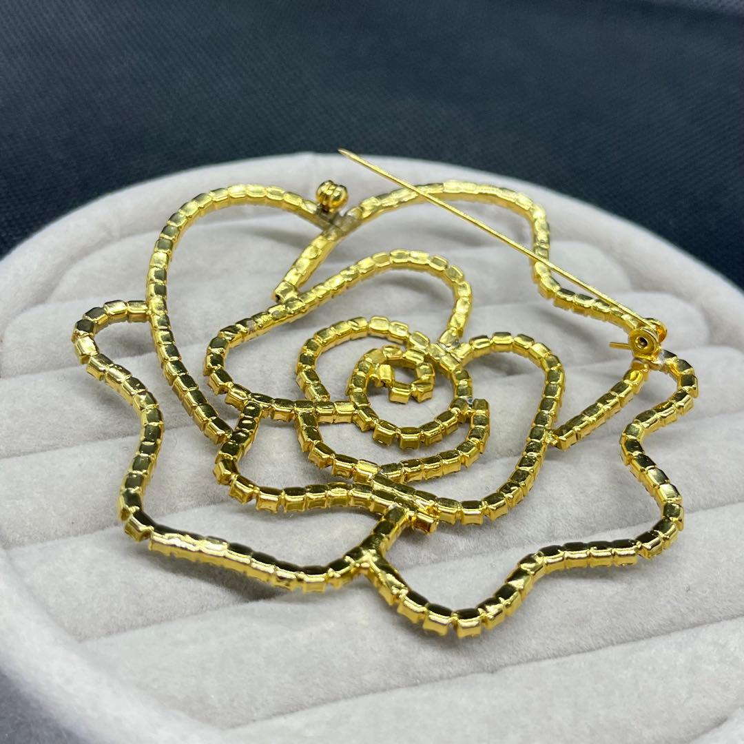 Dior　その他　ブローチ2点セット　CD旧ロゴ　エンブレムゴールド希少　大ぶり