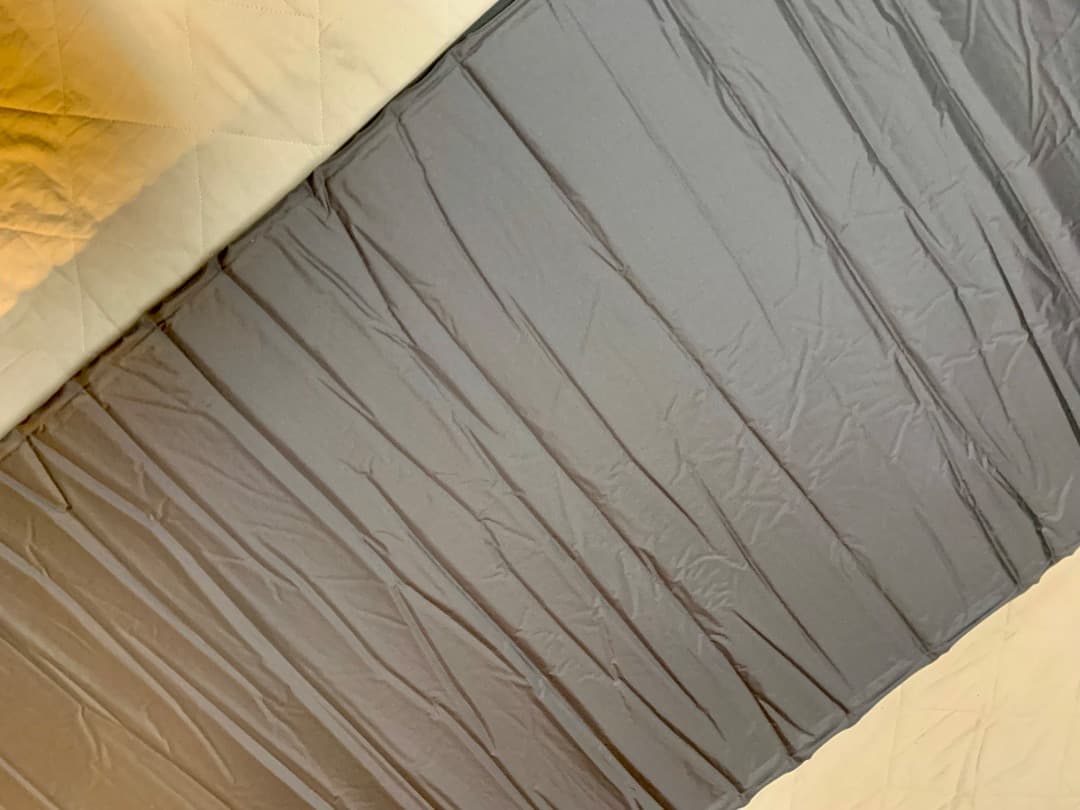 Coleman シングル　インフレーターマット 自動膨張、厚み10cm