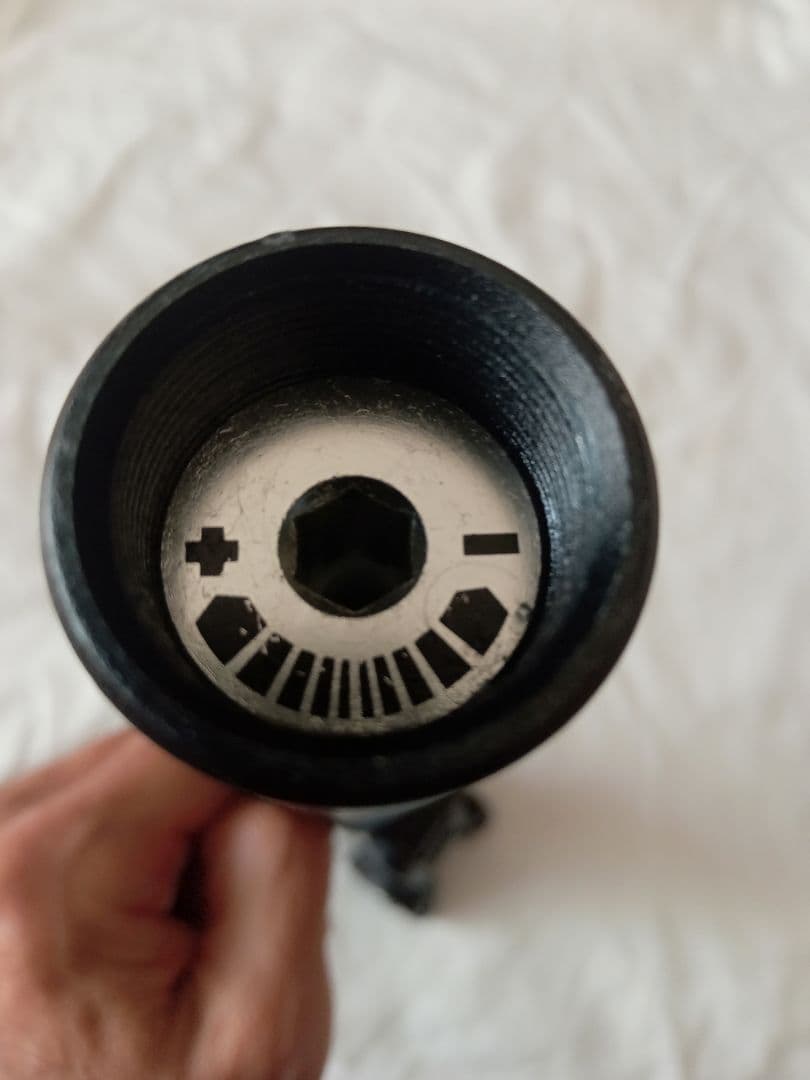 SR SUNTOUR ( エスアールサンツアーサスペンションシートポスト )