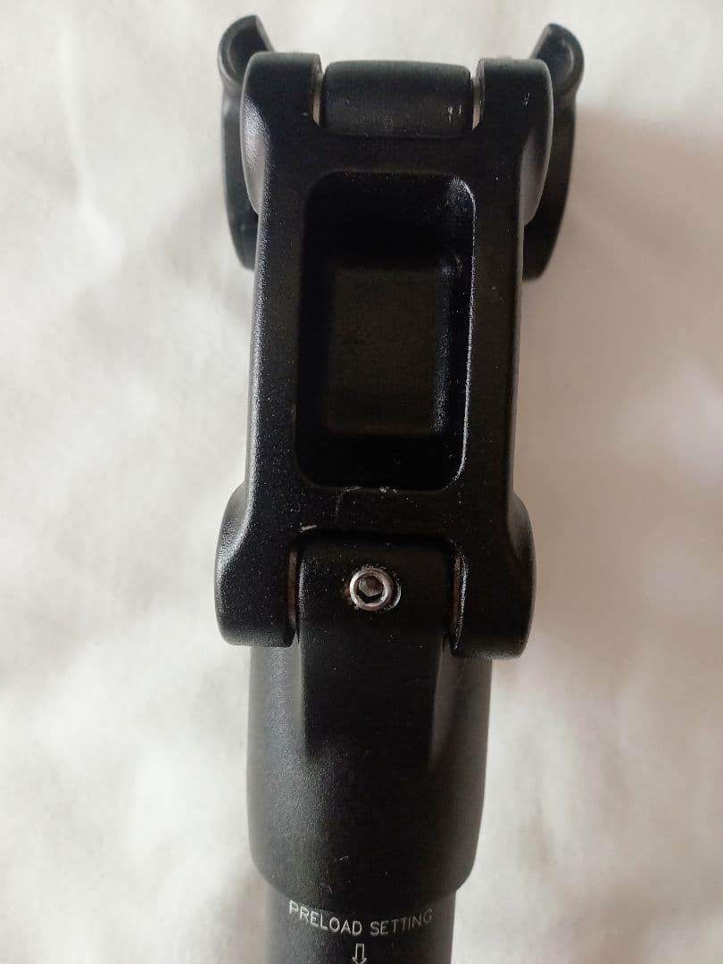 SR SUNTOUR ( エスアールサンツアーサスペンションシートポスト )