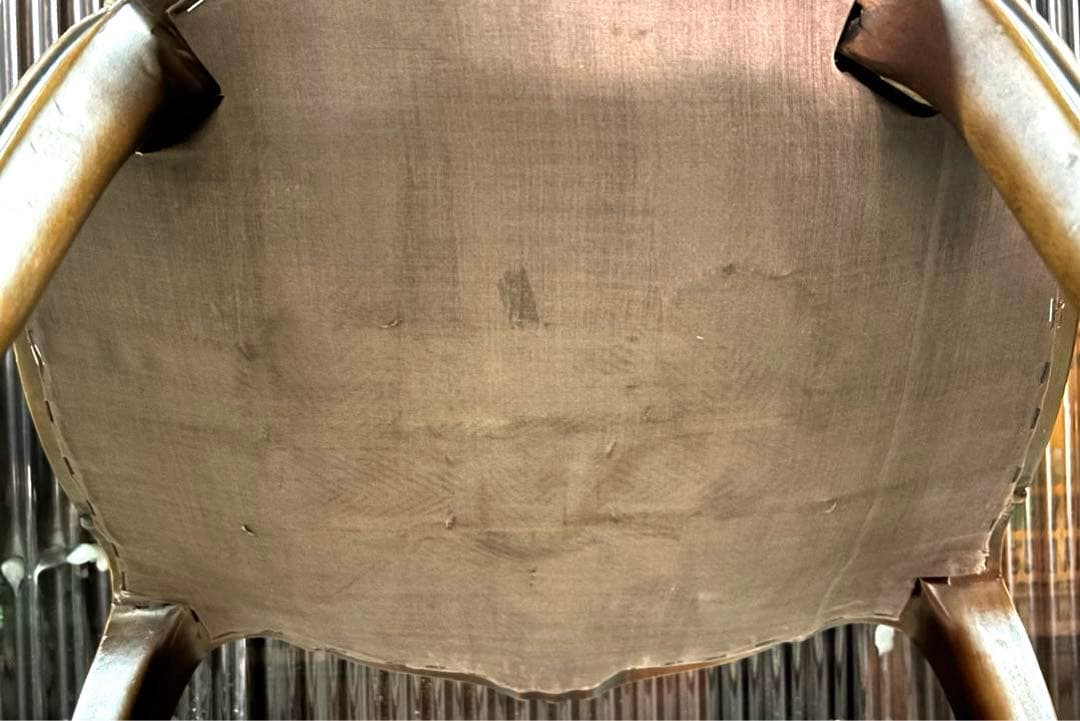 N2279 カリモク　ドマーニ　金華山　ルイ15世　鋲打ち　ダイニングチェア