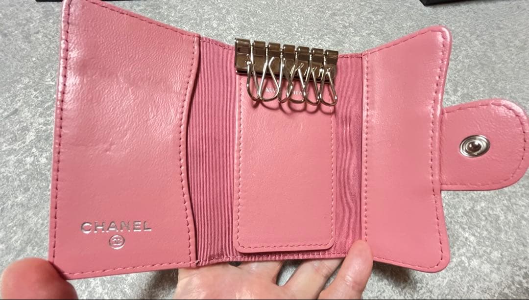 CHANEL (シャネル) マトラッセシルバー金具 6連 キーケース ピンク