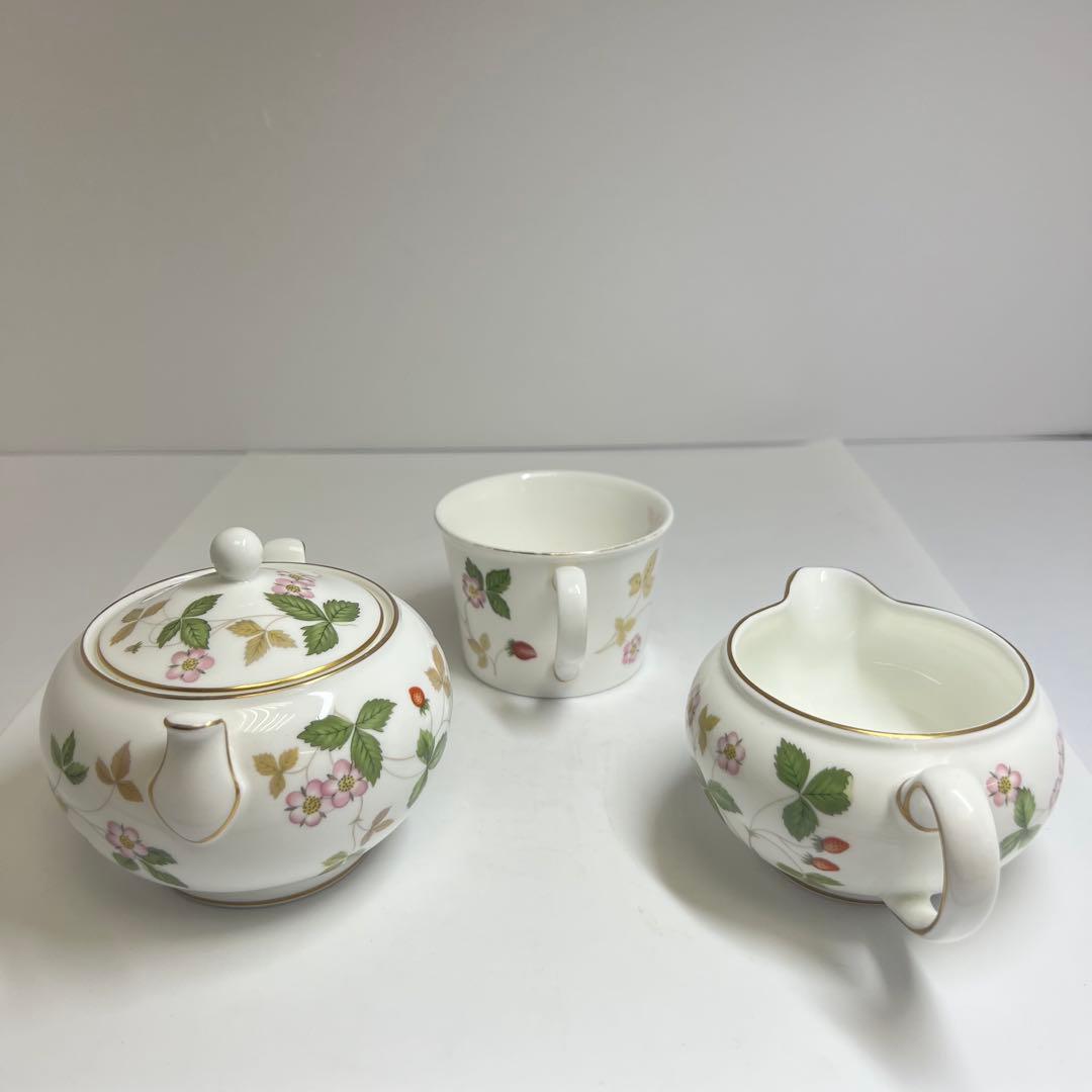 ウエッジウッド　ワイルドストロベリー　カップ&ソーサ、プレートセット