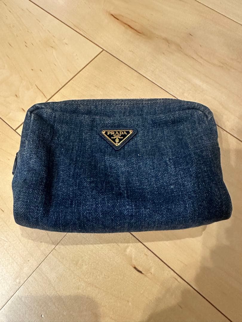 プラダ　デニムポーチ