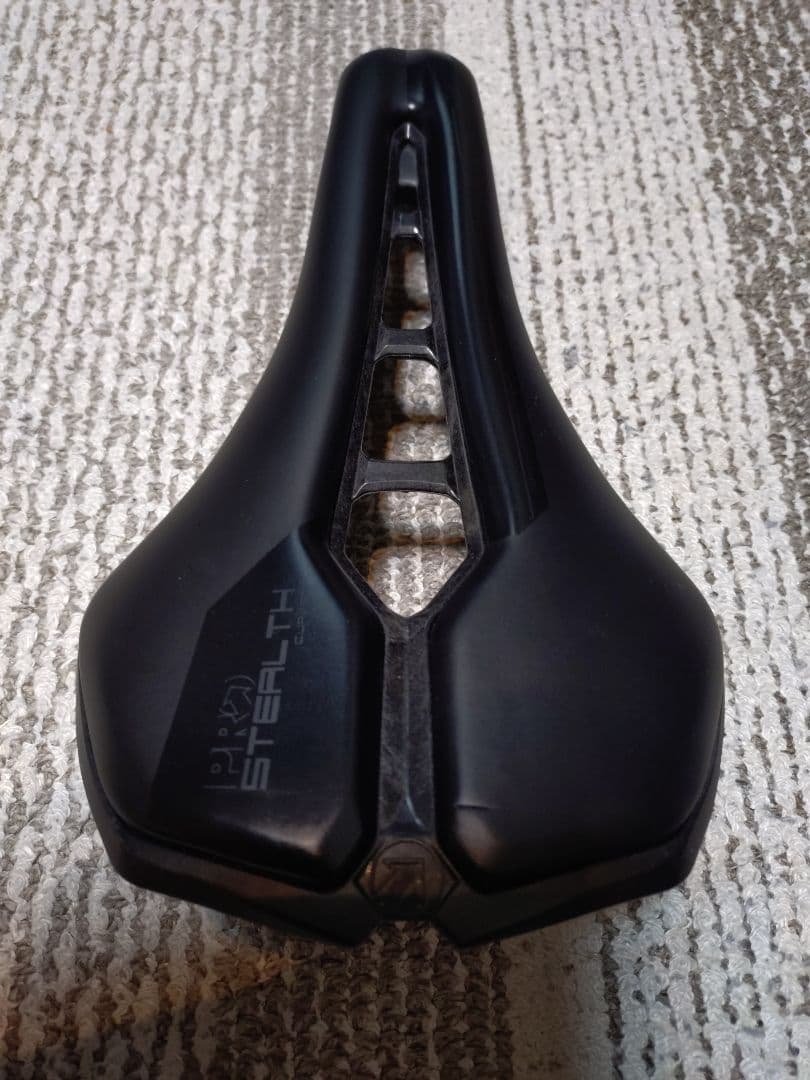 SHIMANO PRO STEALTH カーボンサドル 152ｍｍ