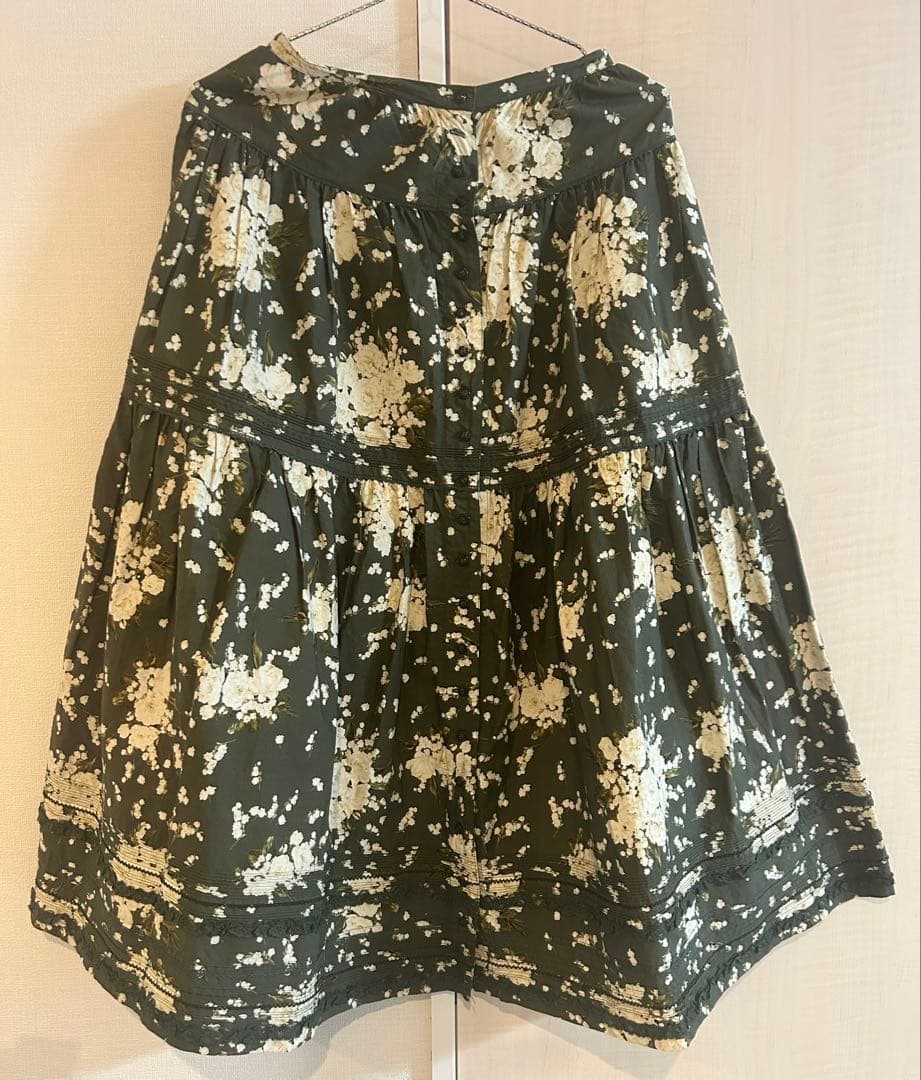 ピンクハウス花柄 フレアスカート