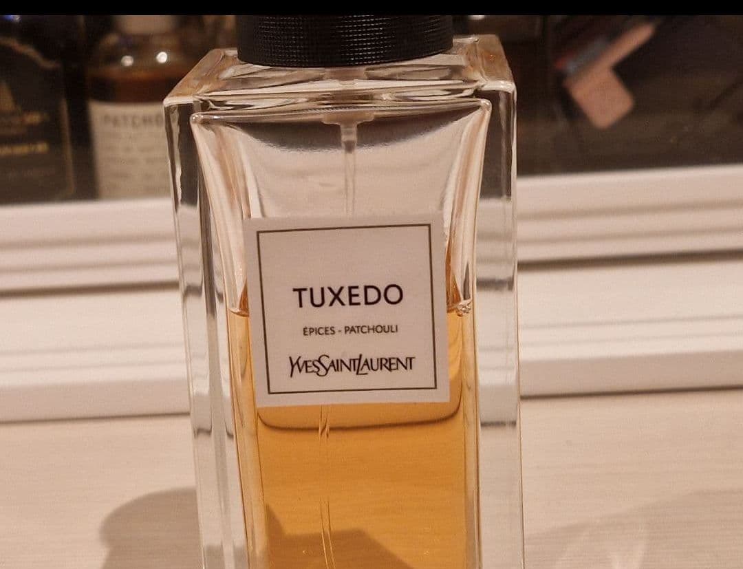 イヴ・サンローラン　ル　ヴェスティエール　デ　パルファム　タキシード　125ml