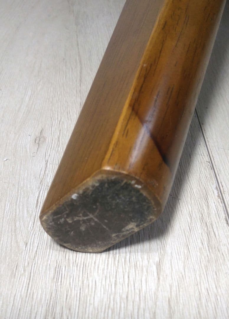 ブラウン木製アームチェア ダイニングチェア 回転式 幅広