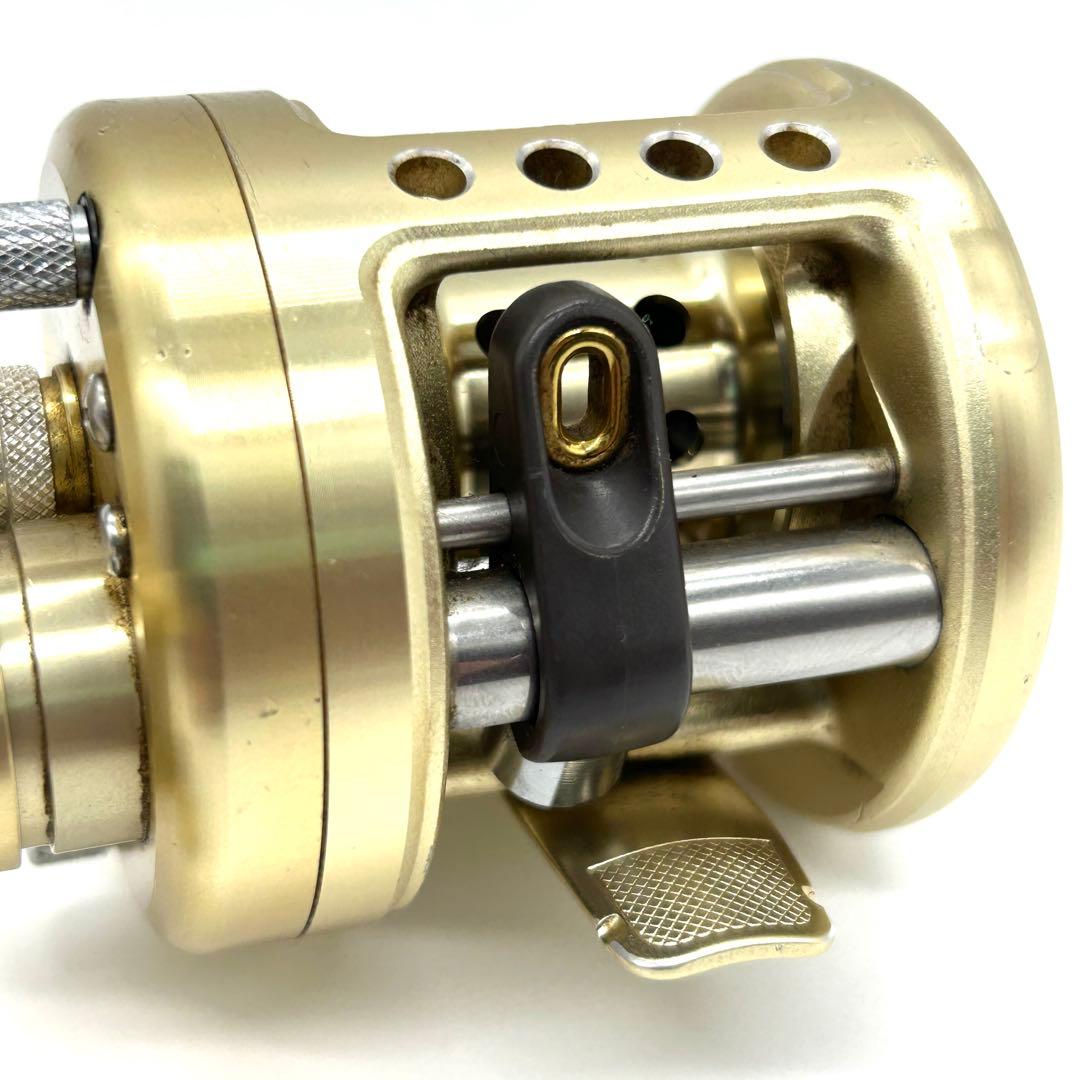 シマノ SHIMANO カルカッタ CULCATTA 50XT ベイトリール