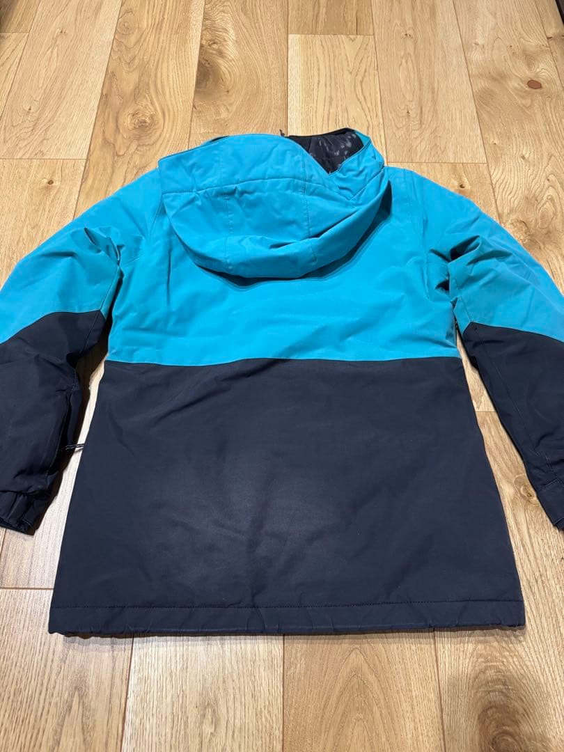 VOLCOMボルコムキッズ　スノーボードウェアーMサイズ