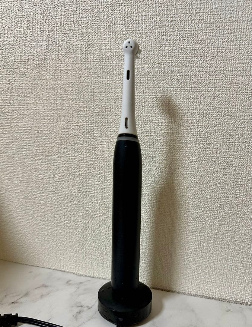 ま*ん様 【早い者勝ち】Oral-B iO 黒 本体＋充電台3768 動作良好
