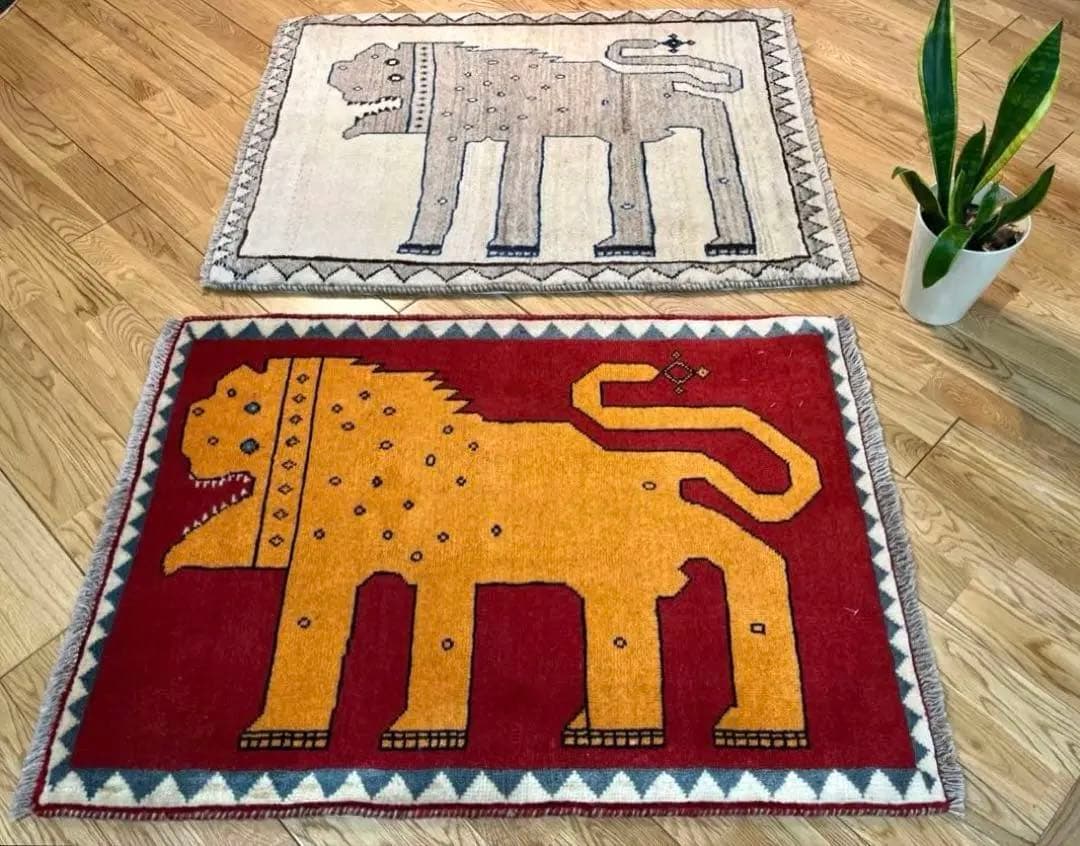 トライバルラグ　アマレバフト　95×65 茜色　ライオン