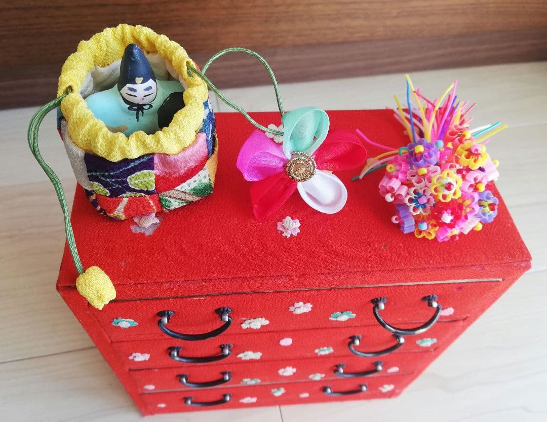 昭和レトロ　雛道具　ミニチュア布張りタンス　文化人形　ヘロヘロ人形　着せ替え人形