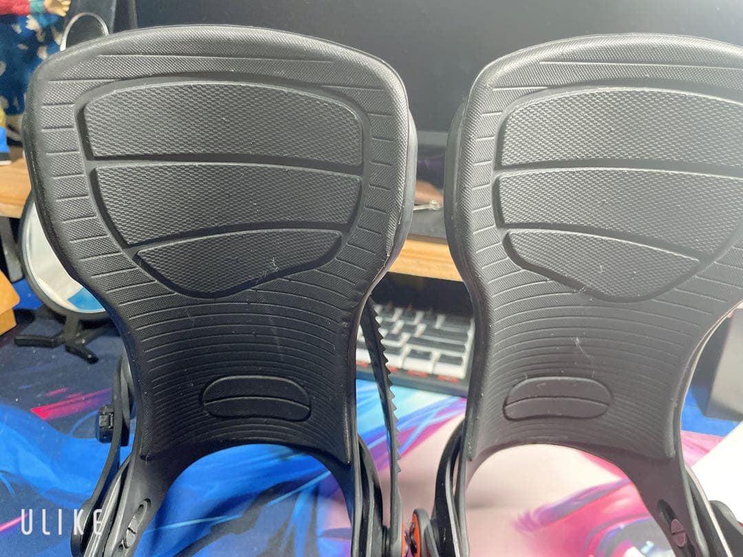 ベントメタル AXTION スノーボード ビンディング