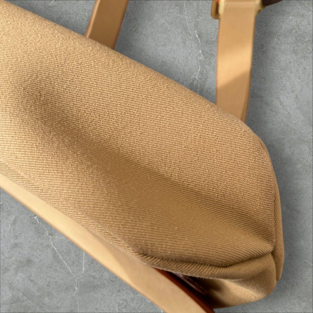 新品 Brady ショルダーバッグ AVON 小芝風花 ブレディー - メルカリ