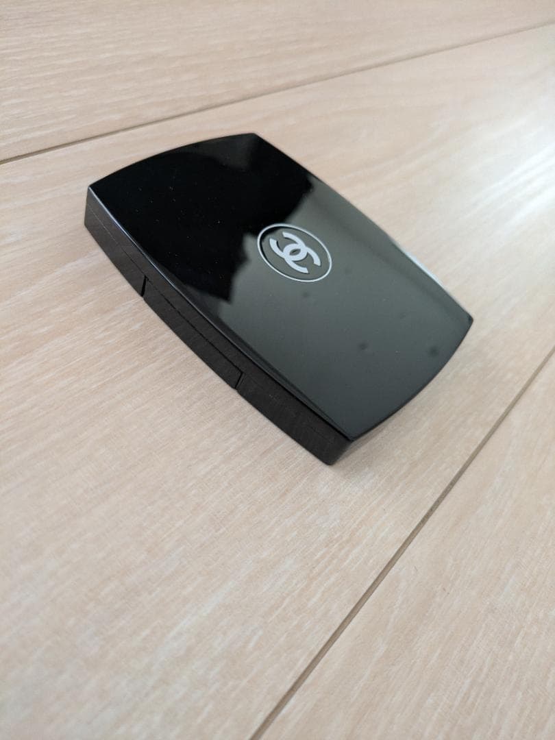 シャネル ヴィタルミエール エクラ コンパクト B20 ベージュ テンドル未使用