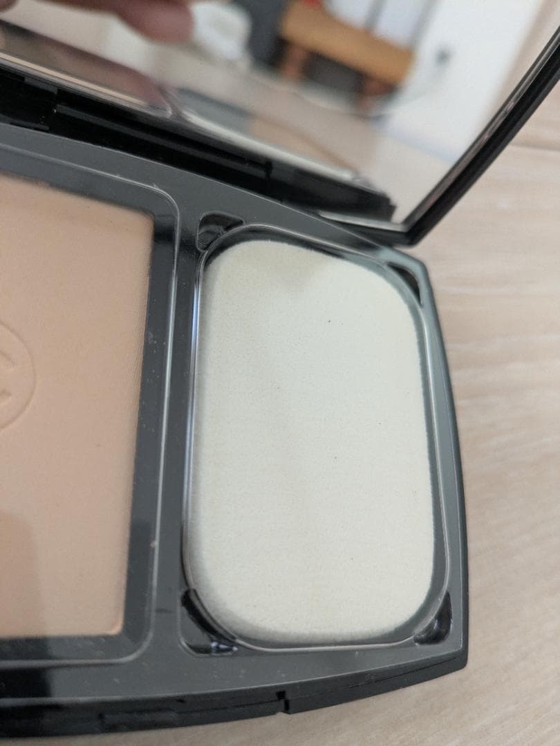 シャネル ヴィタルミエール エクラ コンパクト B20 ベージュ テンドル未使用