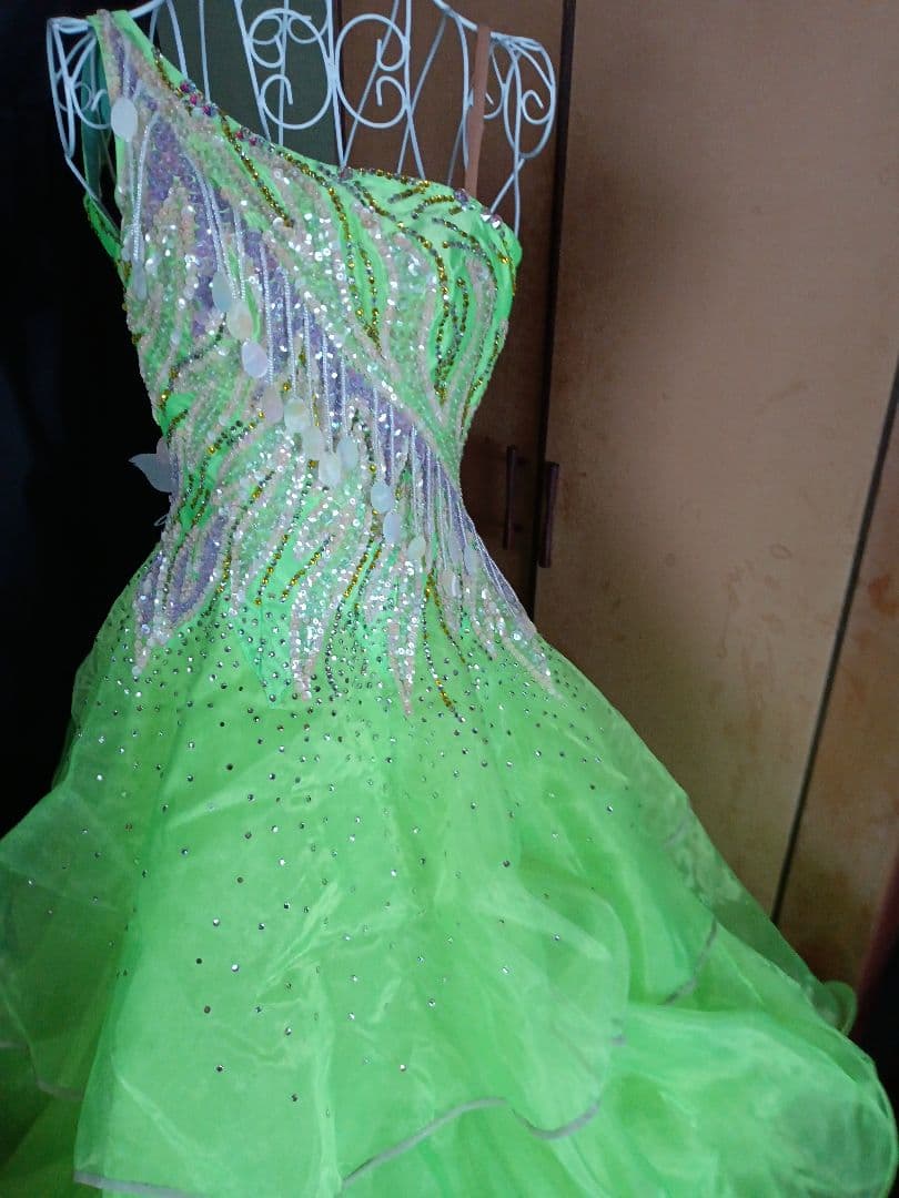 社交ダンスモダンドレスM若緑