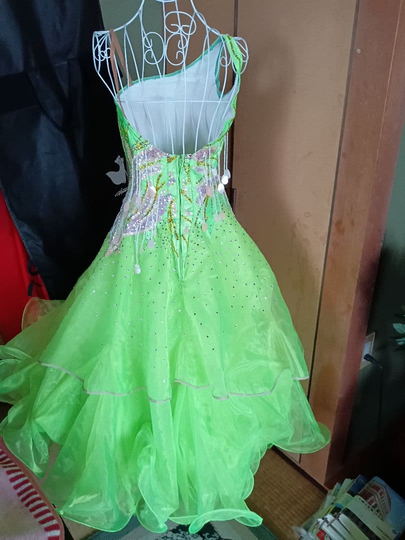 社交ダンスモダンドレスM若緑