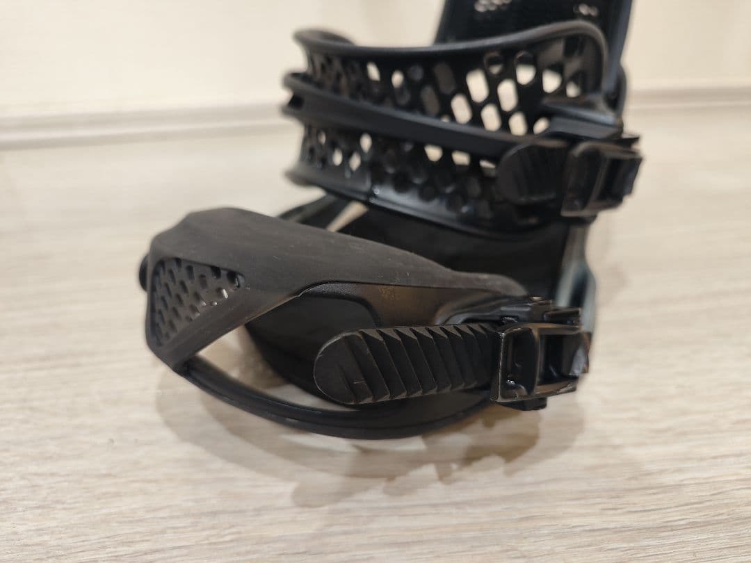 BURTON MALAVITA L ビンディングバインディングバートン