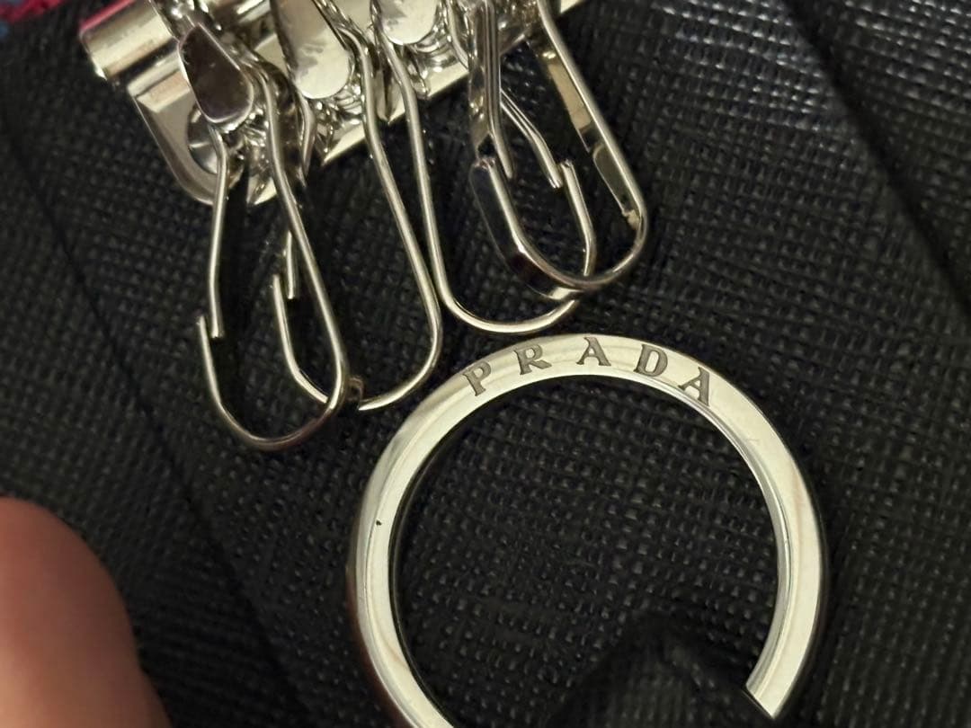【二回程使用】Prada サフィアーノ 4連 キーケース 正規品