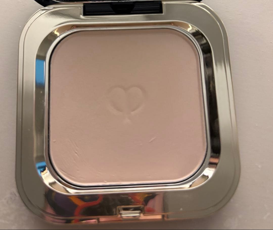 クレ・ド・ポー ボーテ パウダーファンデーション エサンシエルn 5g