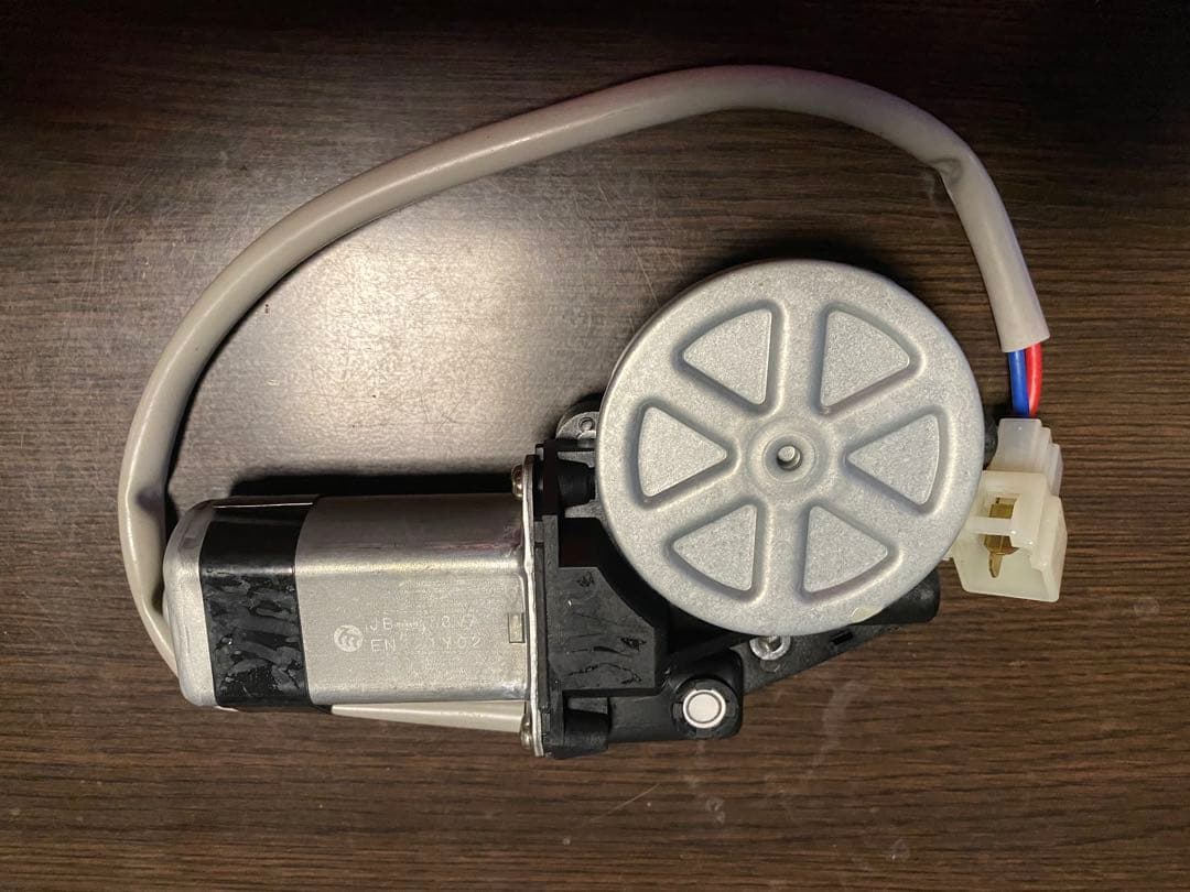 ♡ランドクルーザー80 パワーウィンドウ用モーター(左前用)