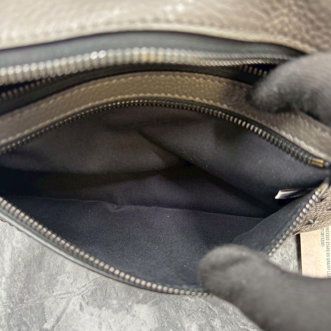 未使用タグ付 JIMMY CHOO ボディバッグ エンボス グレー ななめがけ