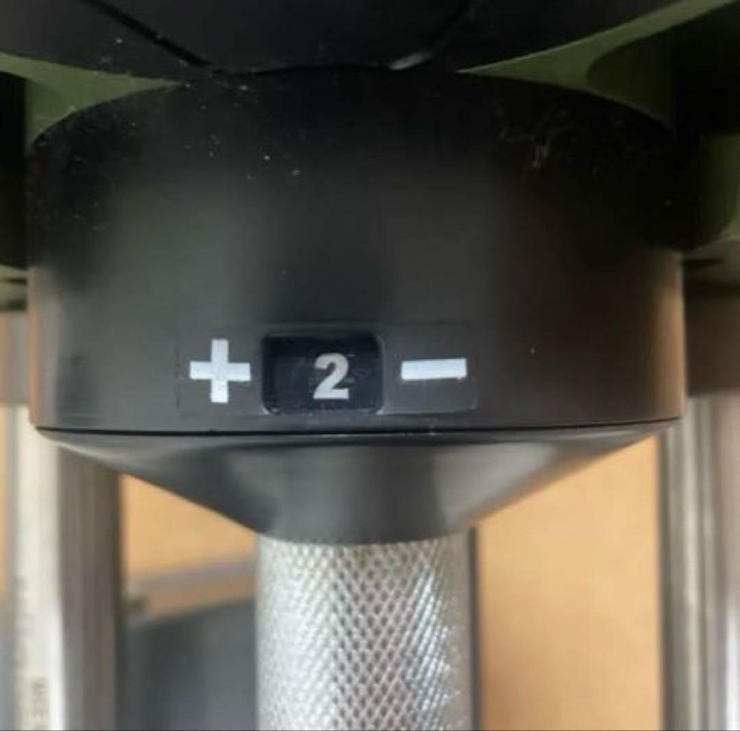 •ベンチ •可変式ダンベル 20kg / スタンド付き/2kg刻み セット