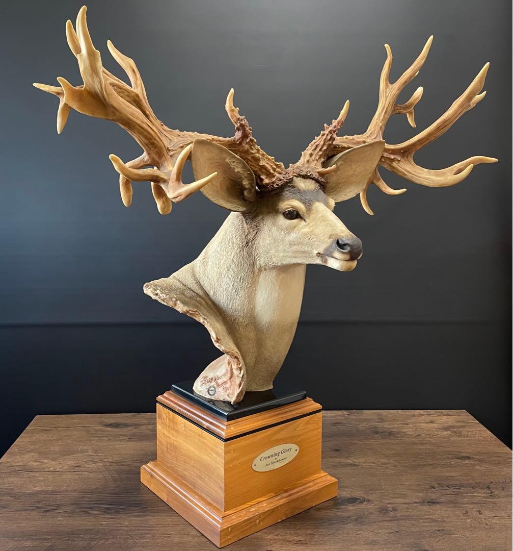 置物 CROWNING GLORY by JOE SLOCKBOWER