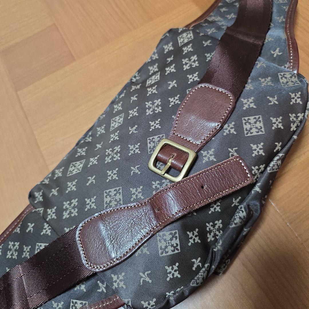 russet ボディバッグ　ウエストポーチ