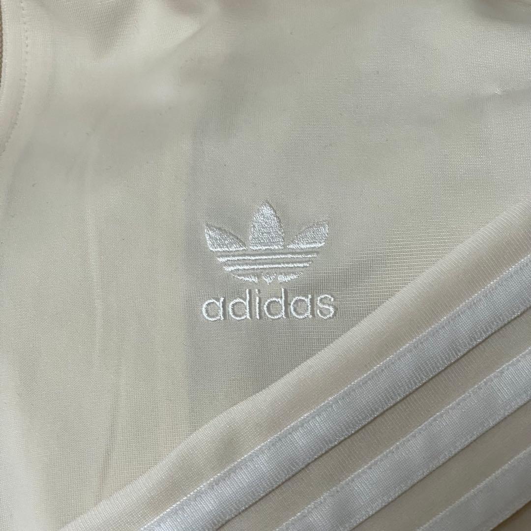 M新品同様】アディダス刺繍トラックジャケット古着ジャージトップ　クリームベージュ