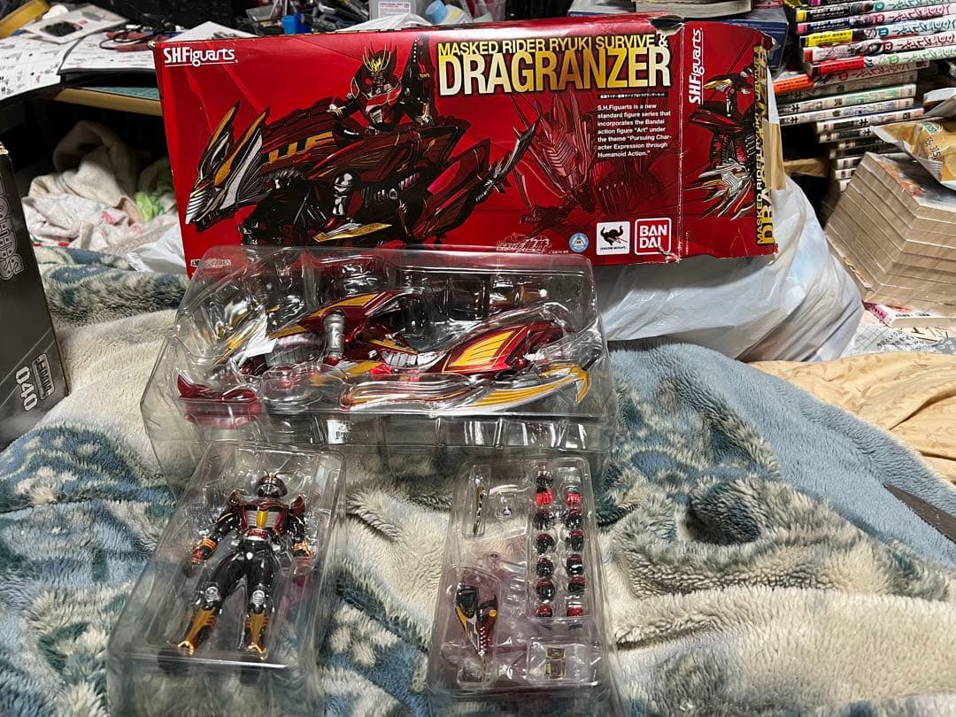 shフィギュアーツ仮面ライダー龍騎全ライダーミラーモンスターセットとオマケ2つ