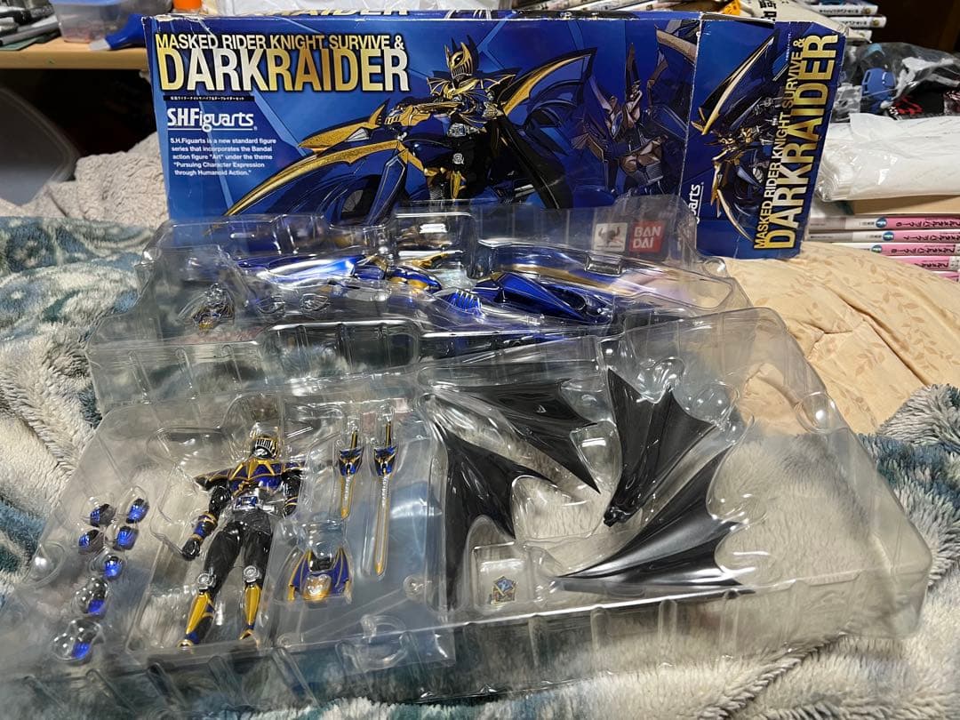 shフィギュアーツ仮面ライダー龍騎全ライダーミラーモンスターセットとオマケ2つ