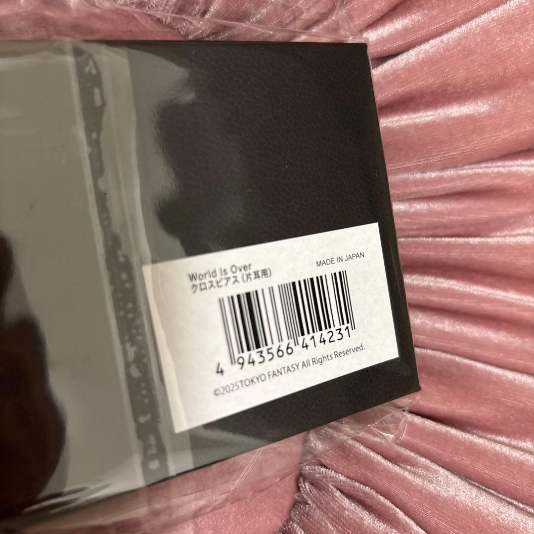 World Is Overクロスピアス(片耳用)