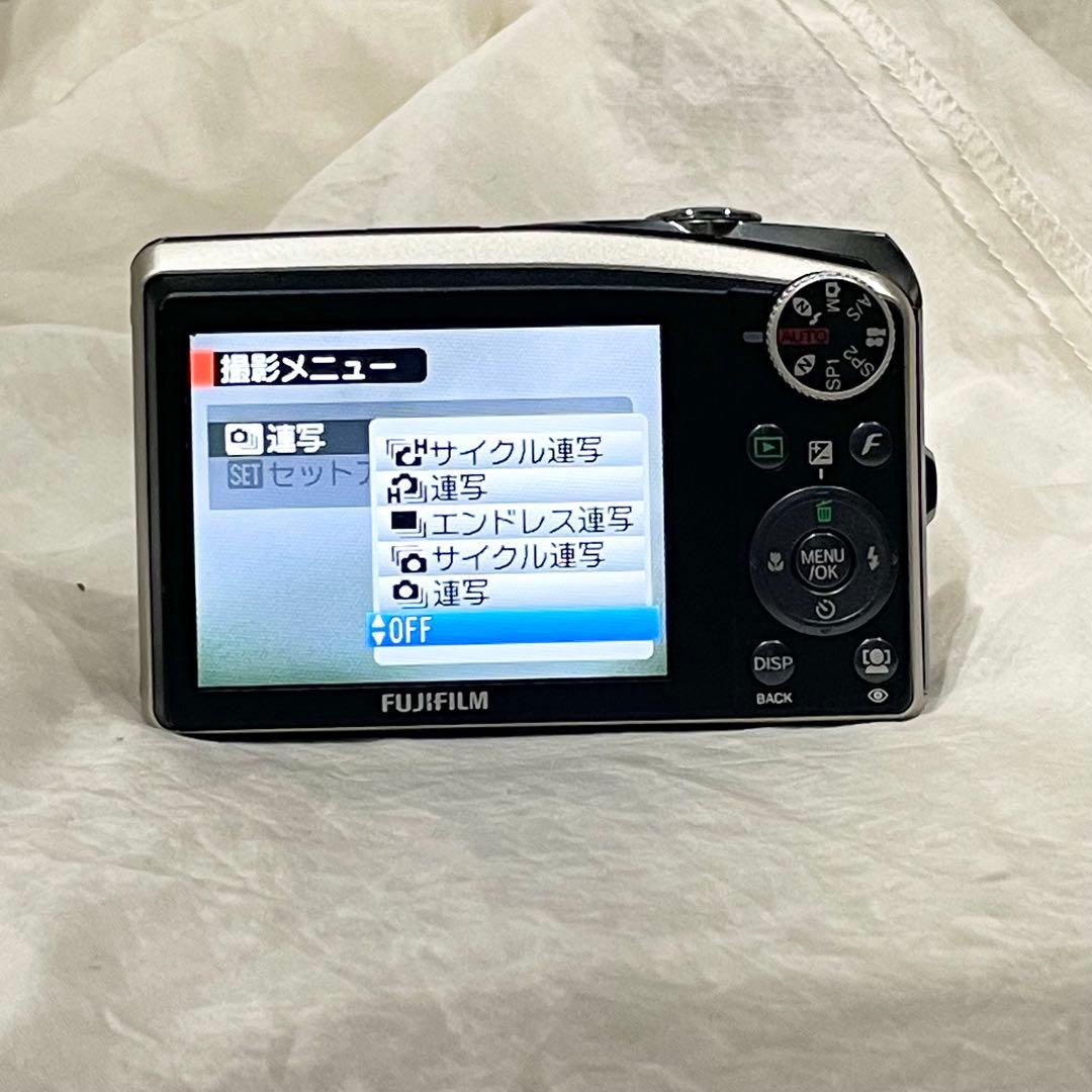 FUJIFILM FinePix F50fd 1200万画素 シルバー 動作品