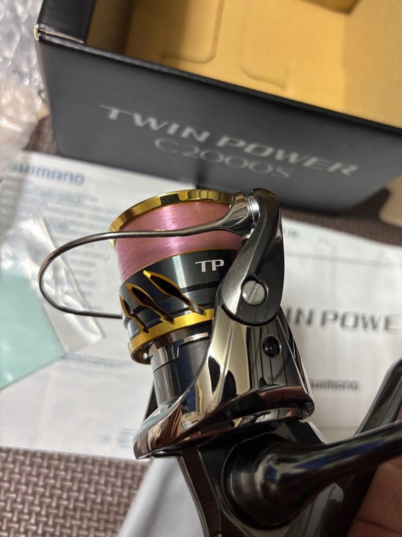 SHIMANO TWIN POWER C2000S スピニングリール