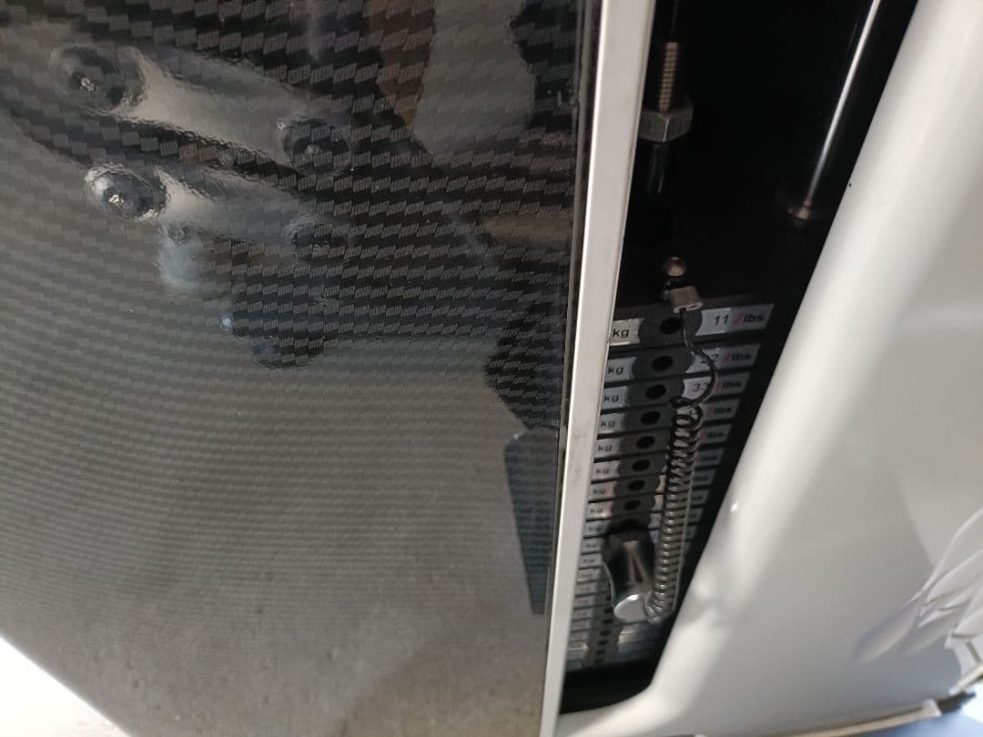 ラテラルロー　シーテッドローイング　筋トレ　ジムマシン　トレーニング