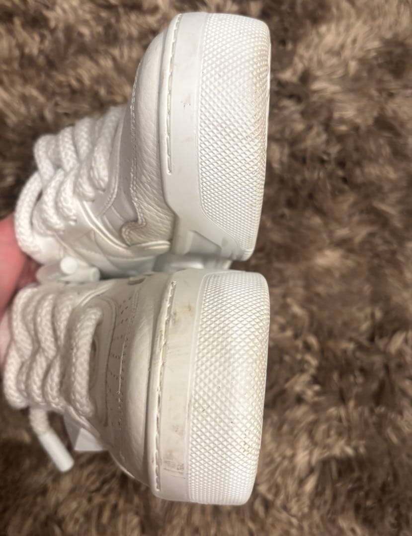 ワンスタッズ XL ナッパレザー ロートップ スニーカー