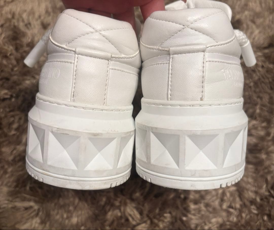 ワンスタッズ XL ナッパレザー ロートップ スニーカー